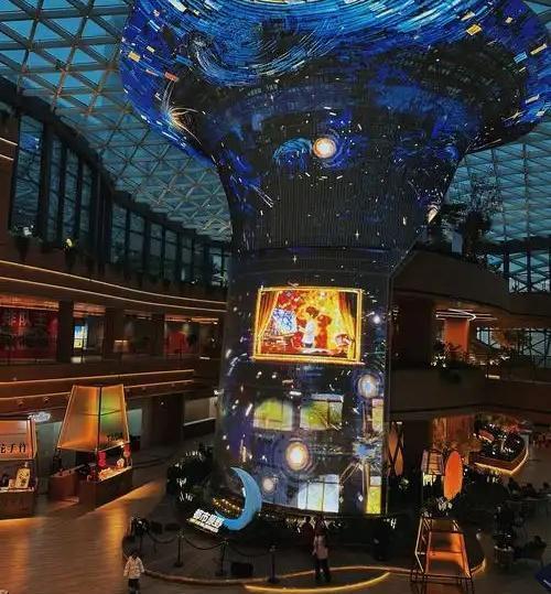 去了一趟科威特，除了石油塔和商场，这里真热得连骆驼都懒得动