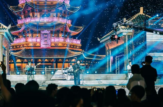 太原方特暑期玩法再升级！“极地冰爽节”酷爽上线