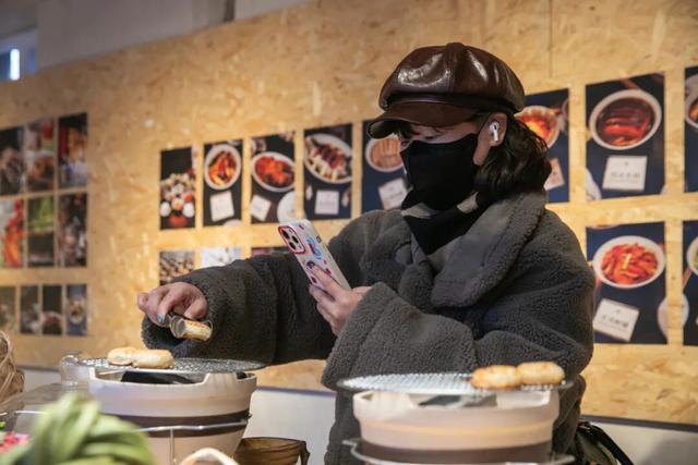 白塔寺街区跨年文化盛宴欢乐启幕