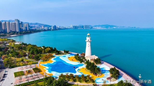 自驾营地：山东威海市区免费床车房车露营地停车场，自驾游露营地