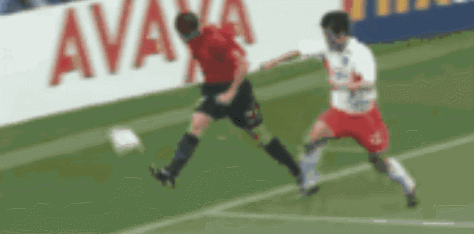 2002年世界杯，韩国队连黑意大利西班牙！诠释了何为韩国体育精神