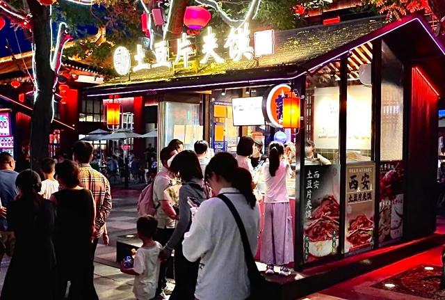 凭什么火出圈?解码大唐不夜城的文旅商业升维之道