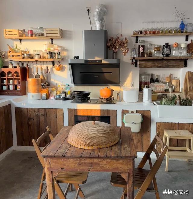 江苏一男子买下300㎡荒废小院，翻修后，变成白墙黑瓦诗意田园居