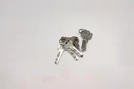 你家有旧钥匙吗？一把也别扔，用途花钱也难买，解决家中大烦恼图片
