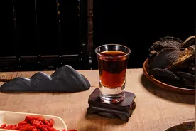 椰岛鹿龟酒和劲酒，同为“男性之友”，有何不同？行家：差距很大图片