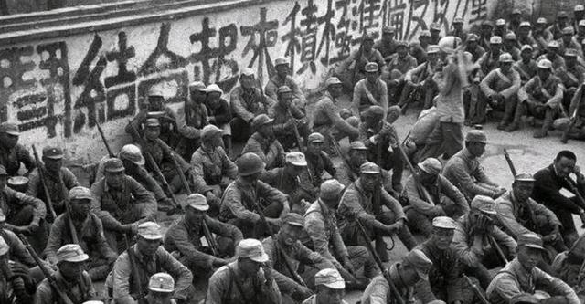 1941年李讷保姆遭奸杀，26名警卫员集体脱裤子跳河，成功锁定真凶