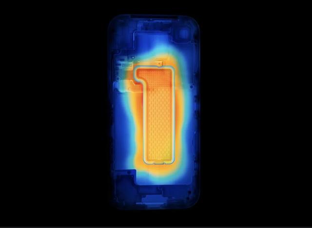 苹果发布会没说的都在这了：A19Pro、散热和自研基带｜独家