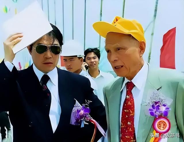阅兵临近，霍家三父子一张北京合照暴露真实处境，目的果然不一般