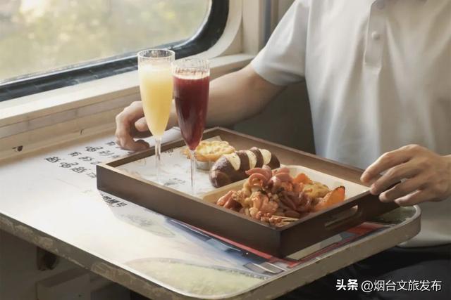 【乐游烟台】烟台网红新地标，“微醺号”列车来啦
