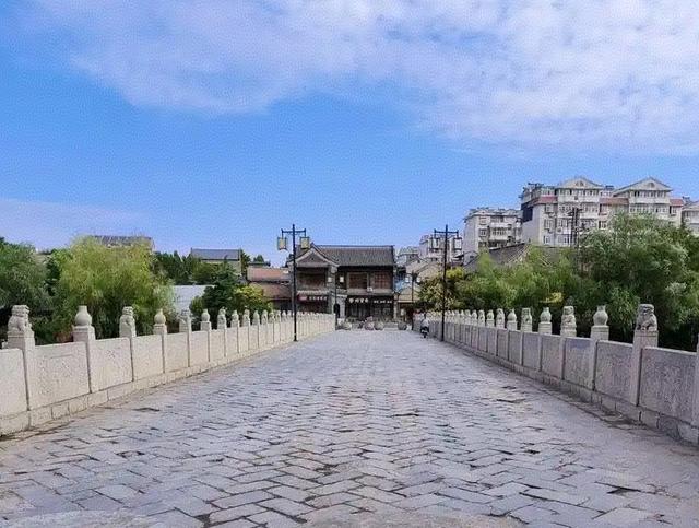 隐藏在山东的“小江南”！泉水穿城过	，古桥比周庄还多