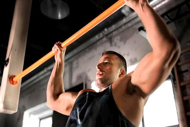 一个容易被低估的健身动作——引体向上，你能一次性做多少个？