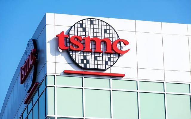 哈工大EUV光刻机突破！新加坡学者：只要成功，芯片战就会结束