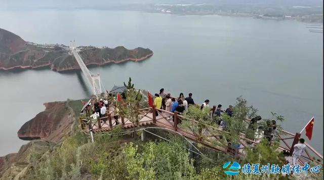 秋染东乡如画 客聚水岸寻味