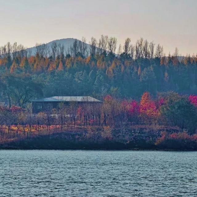 吉林市丰满区：山水相依秋意浓