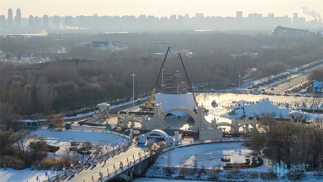 太阳岛雪博会堆起巨型雪块，要建什么？