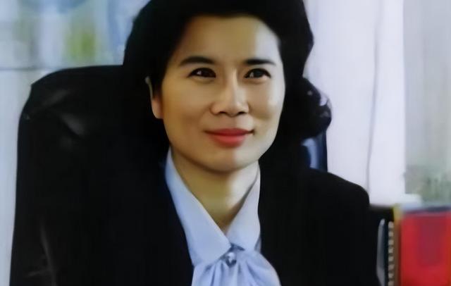 被停职审查、转移格力资产、搞办公室恋情	，董明珠身上谣言太离谱