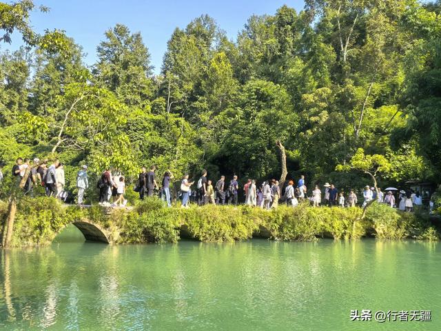 多彩贵州自驾游之荔波小七孔:山水秘境中的翡翠画卷