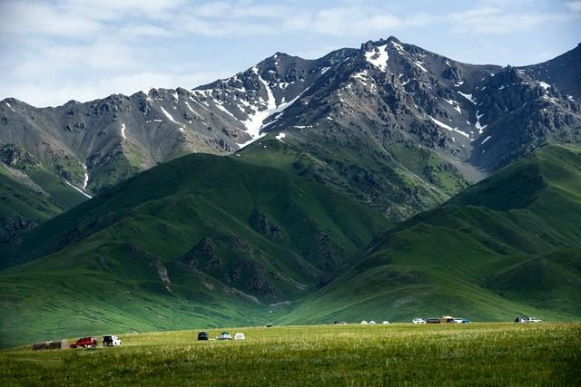在乌鞘岭的风里，听见汉唐的马蹄与驼铃