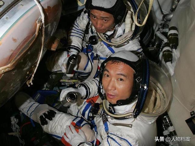 聂海胜妻子：在丈夫上太空前提出离婚	，其中究竟隐藏了多少辛酸？