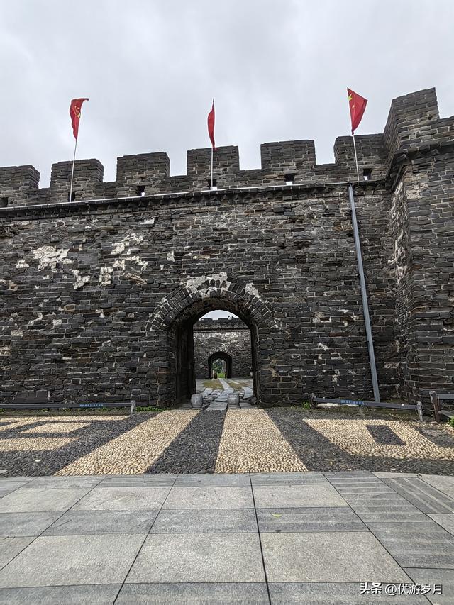 襄阳古城汉江风景很美