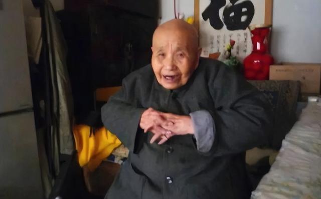 根本不算男人！清朝太监回忆：妃子洗澡不用手和避讳太监，侮辱人