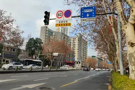 公交车道调整首日 15分钟仅有一辆车驶入 驾驶员建议提示应更通俗易懂图片