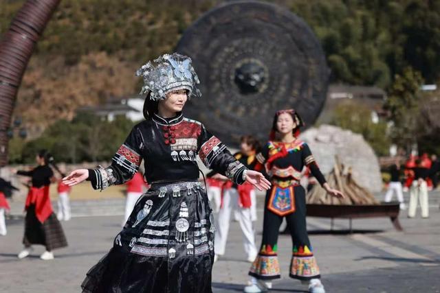 品古瑶新韵·赏金秋盛景，湖北通城药姑山古瑶村，十一黄金周民族风情新热地！
