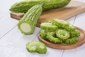 苦瓜再次成为议论焦点！医生发现：吃苦瓜时，千万多留意这5点！图片