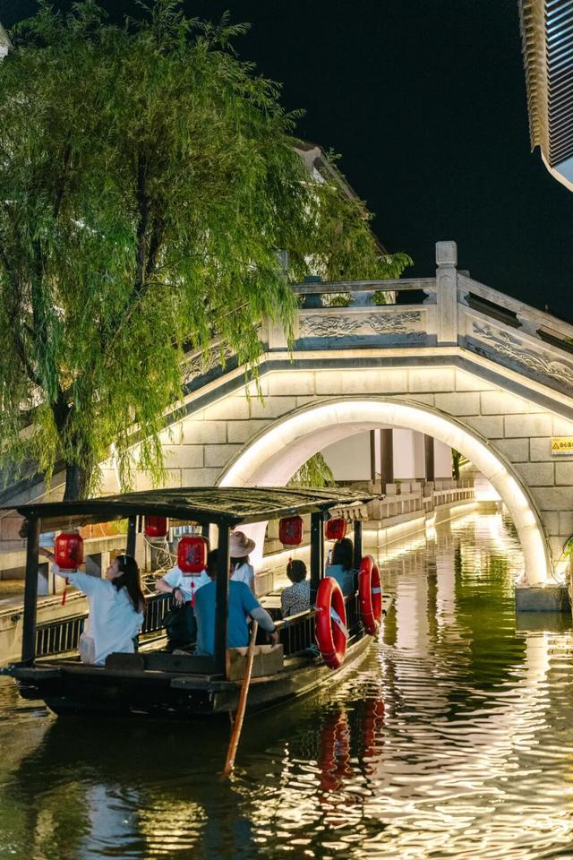 红河弥勒8大超舒服夜游地，感受不一样的诗情画意与烟火气息