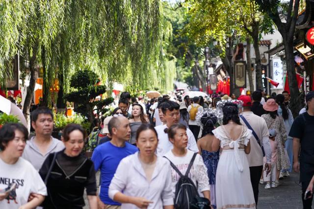 接待旅游者521.61万人次！大理文旅市场持续火热