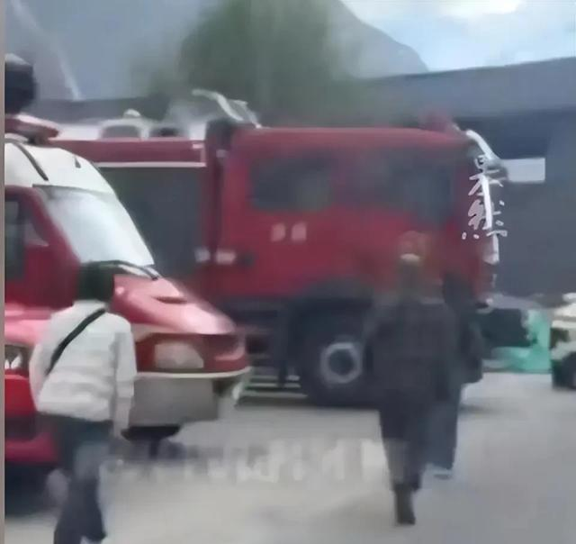 虎跳峡男子落水后续，准新郎身份曝光，救援现场曝光，更多细节