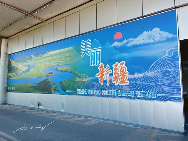 游客到乌鲁木齐旅游，乘坐地铁忍不住惊叹：原来新疆这么发达了！