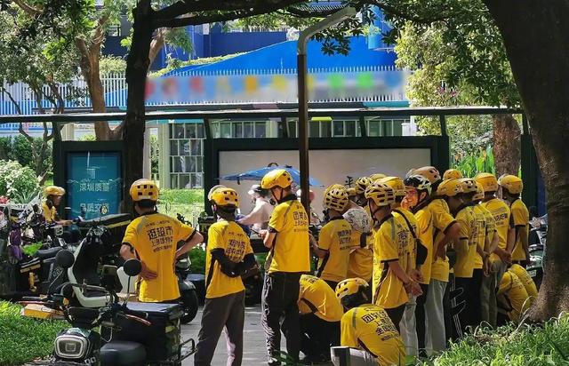 4个月烧光几百亿，史上最贵外卖大战，到底谁是赢家？