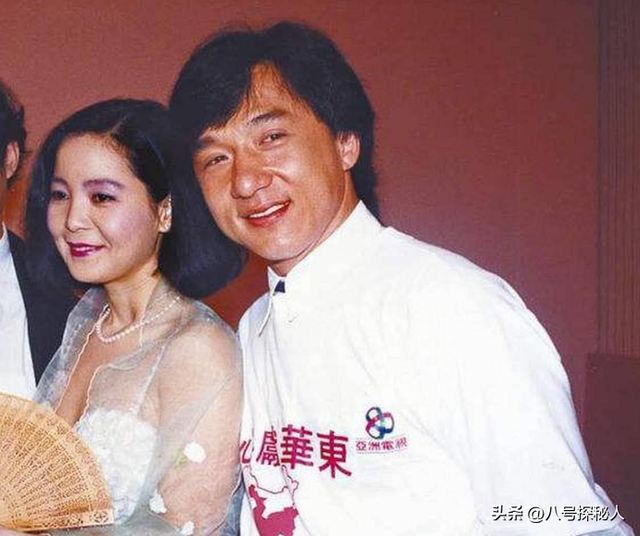 善恶终有报，把儿子养废，任由私生女拾荒的成龙，终为荒唐买单