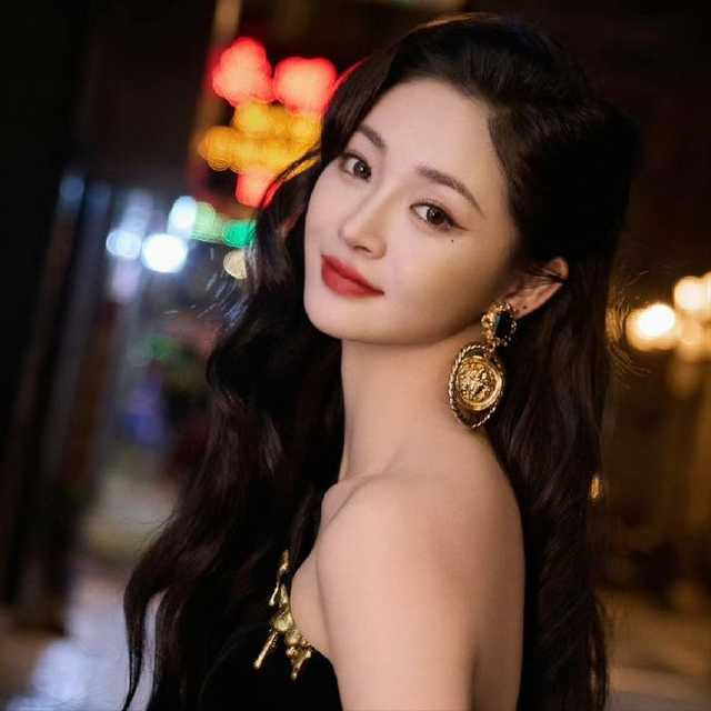 2026央视跨年晚会阵容曝光	，看完路透和明星名单，厕所都不敢上了