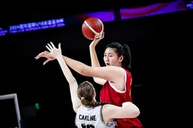 决赛15投全中，总计87中82！张子宇率队无悬念夺冠图片