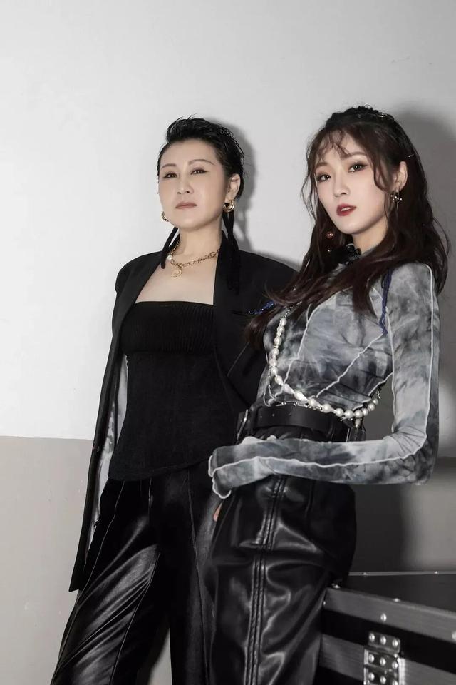 央视《依依向北风》：张凯丽女儿演技引关注，观众的评价一针见血