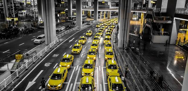 它是国内最有 “割裂感” 的城市之一！江湖豪气又不失文人雅致