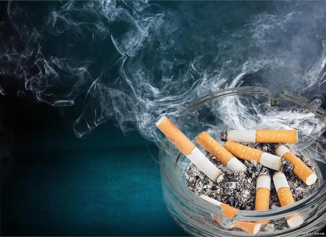 男性吸烟后，若频繁出现4种异常，证明已不适合吸烟，尽快戒了吧
