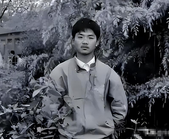 刘强东给老家送年货现场曝光，令人恶心的一幕出现，当场被人制止