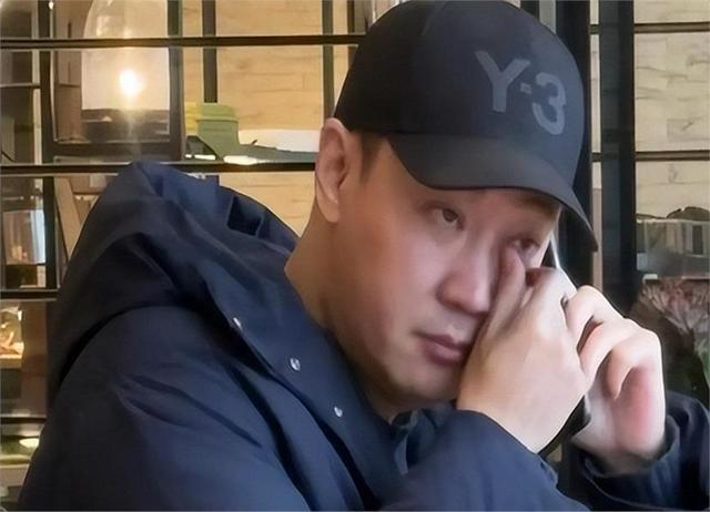 朱媛媛去世不到1年	，52岁辛柏青现身春晚彩排，恶心的一幕出现了