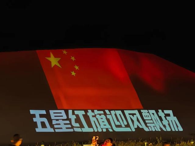 倾情守护游客完美旅程——鸣沙山月牙泉景区全员在岗 保障假期接待工作