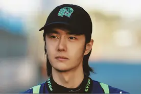 王一博85号赛车出战！刚刚工作室紧急发文图片