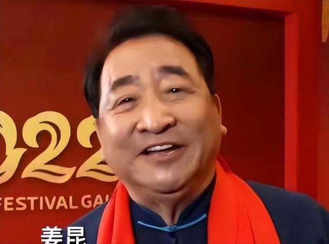 姜昆美国过圣诞仅1天，恶心一幕上演，郭德纲的话含金量还在上升