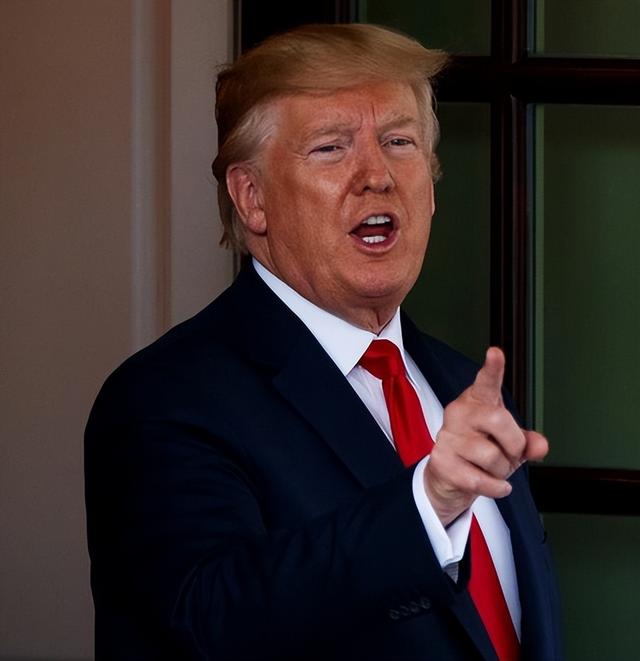 高市早苗对华正式“宣战”！马克龙转头背叛日本，特朗普告示全球