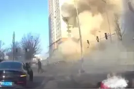 河北燕郊炸鸡店爆炸2死26伤，目击者胆战心惊回应爆炸全过程。图片