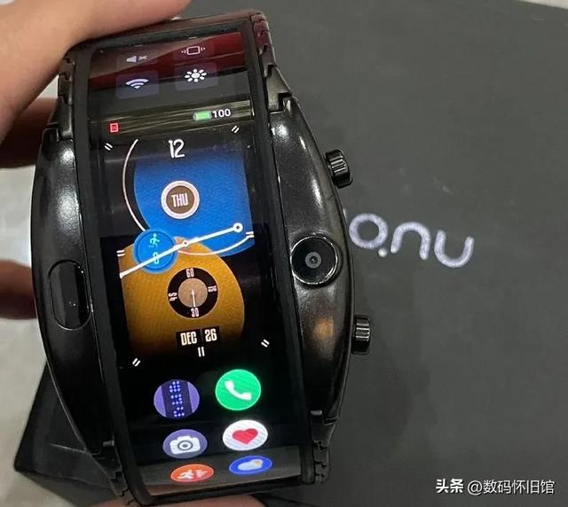 从3499跌到500元的折叠屏手表，支持打电话，如今却很保值