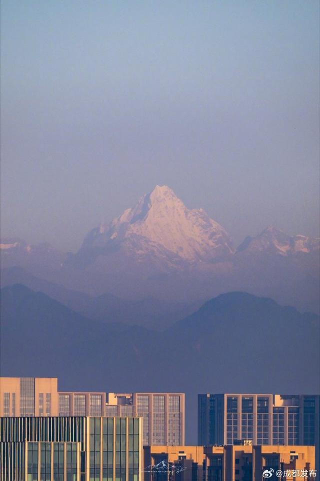 成都今日又见绝美日出雪山