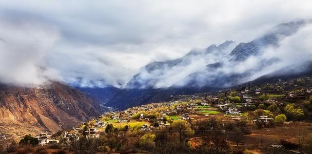 国庆反向旅游才是真正的邪修：年轻人用脚投票对抗人山人海
