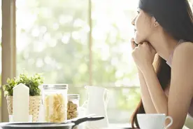 单身女性不寂寞：掌握这三个窍门解决生理需求！图片